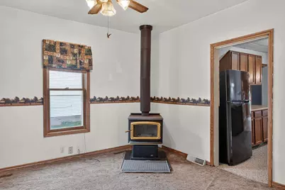 525 W Bannerman Avenue, Redgranite, WI 54970 - Photo 5