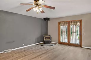 525 W Bannerman Ave, Redgranite, WI 54970 - Photo 9