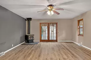 525 W Bannerman Ave, Redgranite, WI 54970 - Photo 3