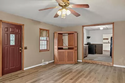 525 W Bannerman Avenue, Redgranite, WI 54970 - Photo 11
