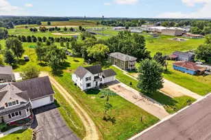 801 E Chestnut St, Pardeeville, WI 53954 - Photo 37