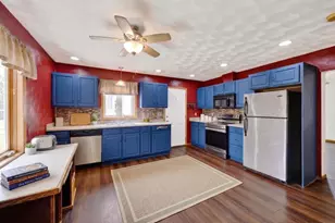 801 E Chestnut St, Pardeeville, WI 53954 - Photo 9