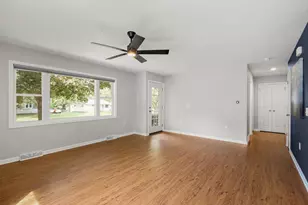 13 Arizona Cir, Madison, WI 53704 - Photo 5