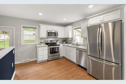 13 Arizona Circle, Madison, WI 53704 - Photo 9