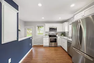 13 Arizona Cir, Madison, WI 53704 - Photo 11