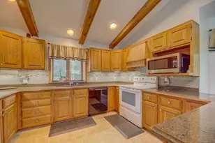 5837 N Valley Dr, Milton, WI 53563 - Photo 5