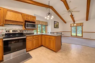 5837 N Valley Dr, Milton, WI 53563 - Photo 7