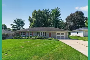 414 Woody Ln, Monona, WI 53716 - Photo 15