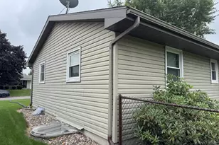 217 W 23rd St, Monroe, WI 53566 - Photo 9
