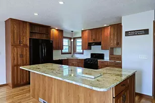 11215 Midway Ct, Freeman, WI 54624 - Photo 3