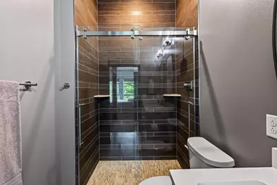 819 E Mifflin Street #304, Madison, WI 53703 - Photo 31