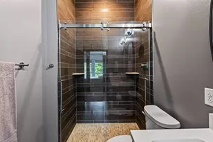 819 E Mifflin St, Madison, WI 53703 - Photo 31