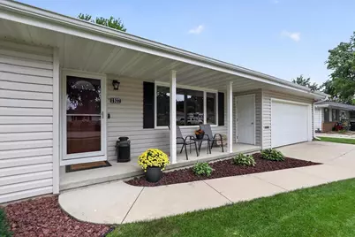 1927 Hancock Lane, Janesville, WI 53545 - Photo 5