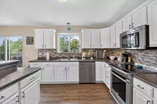 906 Patricia Ct, Elkhorn, WI 53121 - Photo 15