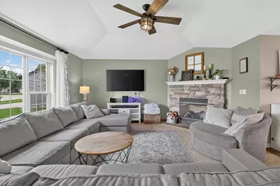 906 Patricia Court, Elkhorn, WI 53121 - Photo 7