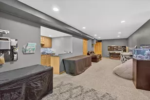 906 Patricia Ct, Elkhorn, WI 53121 - Photo 37