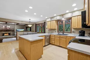 7050 Briar Ln, Sun Prairie, WI 53590 - Photo 15
