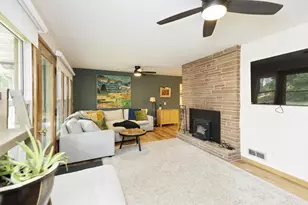 W5840 Hackbarth Rd, Fort Atkinson, WI 53538 - Photo 9