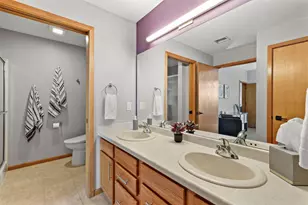 301 Harbour Town Dr, Madison, WI 53717 - Photo 21