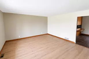 7039 W Kiln Dr, Watertown, WI 53098 - Photo 9
