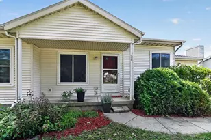 208 W Clover Ln, Cottage Grove, WI 53527 - Photo 3