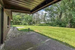 7106 Fortune Dr, Middleton, WI 53562 - Photo 15