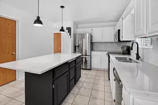 5230 Summer Ridge Dr, Madison, WI 53704 - Photo 25