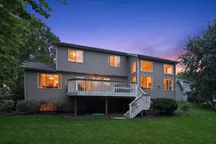 5230 Summer Ridge Dr, Madison, WI 53704 - Photo 9