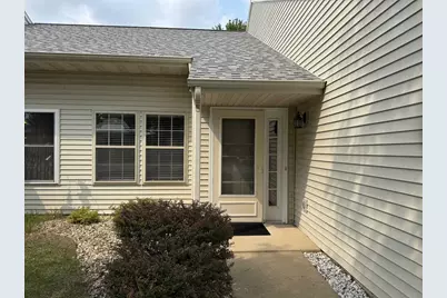 569 E Slifer Street #2, Portage, WI 53901 - Photo 3