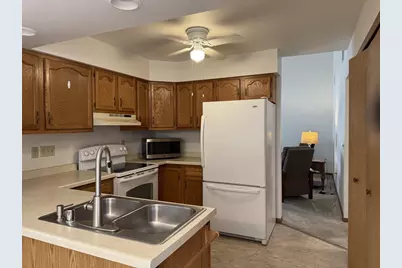 569 E Slifer Street #2, Portage, WI 53901 - Photo 9