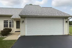 569 E Slifer St, Portage, WI 53901 - Photo 1