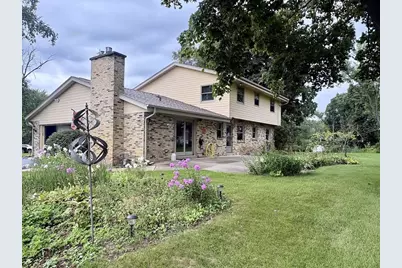 W275 N4880 S Courtland Circle, Pewaukee, WI 53072 - Photo 3