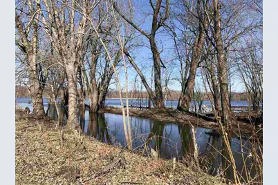 30615 Lakeshore Drive, Prairie Du Chien, WI 53821 - Photo 17