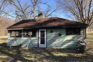 30615 Lakeshore Dr, Prairie Du Chien, WI 53821 - Photo 9