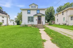 117 W Burnett St, Beaver Dam, WI 53916 - Photo 1