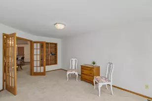 314 Henry Dr, Portage, WI 53901 - Photo 5