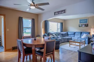 1016 Academy St, Elroy, WI 53929 - Photo 15