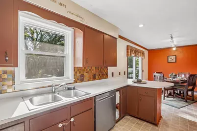401 Woodview Drive, Sun Prairie, WI 53590 - Photo 21