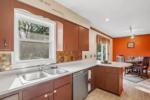 401 Woodview Dr, Sun Prairie, WI 53590 - Photo 21