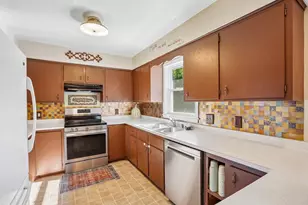 401 Woodview Dr, Sun Prairie, WI 53590 - Photo 19