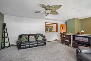 401 Woodview Dr, Sun Prairie, WI 53590 - Photo 13