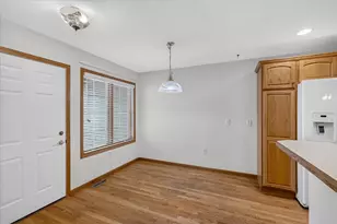 622 Springbrook Cir, DeForest, WI 53532 - Photo 11