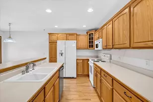 622 Springbrook Cir, DeForest, WI 53532 - Photo 13
