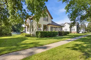 522 Washington Ave, Wisconsin Dells, WI 53965 - Photo 3