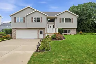 1182 Broadway Dr, Sun Prairie, WI 53590 - Photo 1