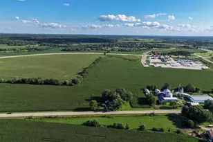 2724 E Stateline Rd, Beloit, WI 53511 - Photo 15