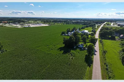 2724 E Stateline Road, Beloit, WI 53511 - Photo 7