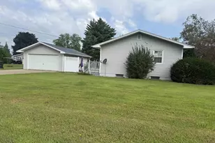 1021 S 14th St, Prairie Du Chien, WI 53821 - Photo 23