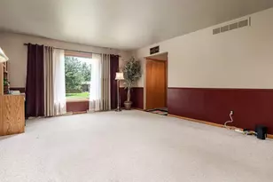 402 N Pine St, Orfordville, WI 53576 - Photo 9