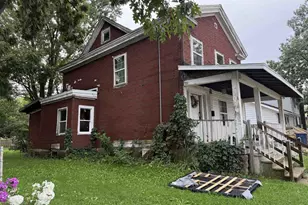 109 W Holmes St, Janesville, WI 53545 - Photo 3